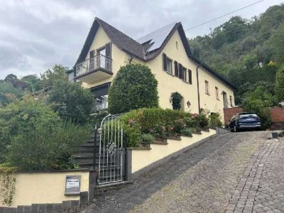 Wohnen mit viel Ambiente und Flair! Attraktives Wohnhaus für anspruchsvolles Wohnen in Burgbrohl!!