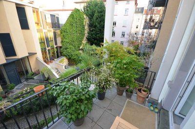 BESTES NORDEND: 4-Zi.-STIL-ALTBAU m. gr. BALKON, DIELENBODEN, FLÜGELTÜR, EBK, WANNENBAD