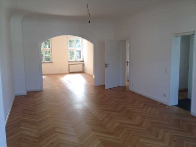 Hochwertig ausgestattete, sehr helle Altbau-Wohnung im Moltkeviertel, 100 m2