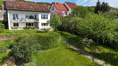 Zweifamilienhaus + Bauplatz für Kapitalanleger, Großfamilien oder Bauträger.