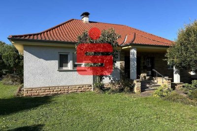 Großzügiger Bungalow mit traumhaftem Garten