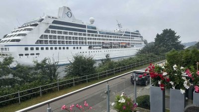 Anlage Objekt , Exklusive, neuwertige 3-Zimmer-Wohnung mit Blick auf den Nord Ostsee Kanal