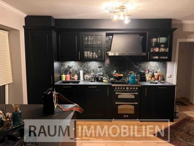 Urbane Wohnung mit Dachterrasse und Einbauküche