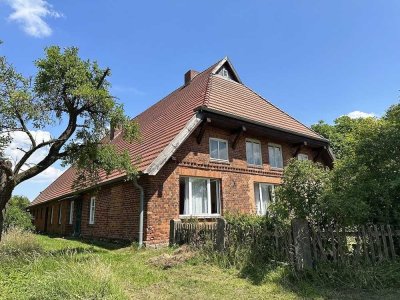 Charmantes Bauernhaus auf weitläufigem Grundstück!