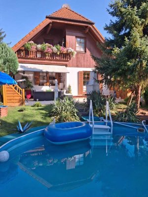 Einfamilienhaus von ELK mit großem Grundstück und Doppelgarage, Carport in beliebter Wohnlage