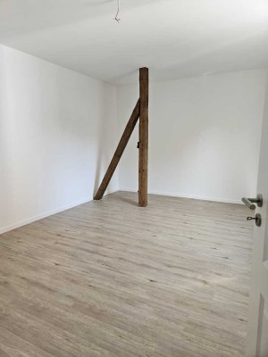 ***Gelegenheit! Hübsches Hinterhaus in Bad Nenndorf mit Garten und Balkon!***