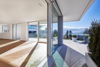 EIN AUSSERGEWÖHNLICHER Mix - Penthouse-Wohnung mit TERRASSE, BALKON &amp; GARTEN