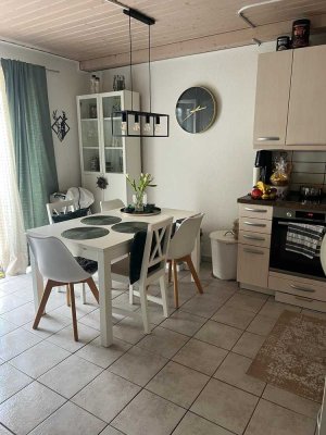 Helle 2-ZKB mit EBK, Terrasse und Garten in ruhiger Lage