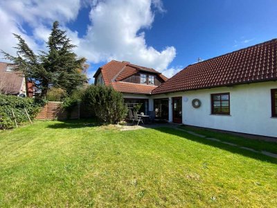 Haus mit Ferienwohnung, separaten Gärten und Terrassen - in 300m am Ostseestrand