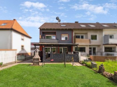 Modernisiertes 7-Zimmer-Reihenendhaus mit überdachter Terrasse und Garage in Hameln-Klein Berkel