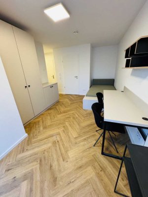 Balkon! Direkt in Adlershof, möblierte Wohnung mit EBK und Abstellkammer!!!