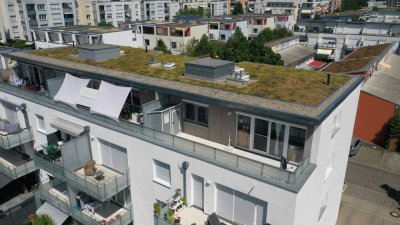 Traumhafte, lichtdurchflutete Penthouse-Wohnung mit drei Zimmern und großer Terrasse