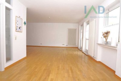 *** Sehr schöne 2 Zimmer ETW mit Terrasse, Tiefgaragenstellpl. + zus. Stellplatz ***