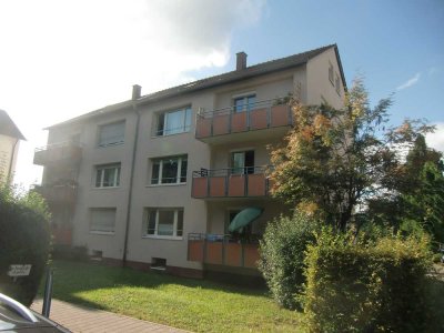 Schorndorf-Kernstadt: Zentral gelegene und toll geschnittene 3-Zim.-Wohnung im 2. OG mit Balkon