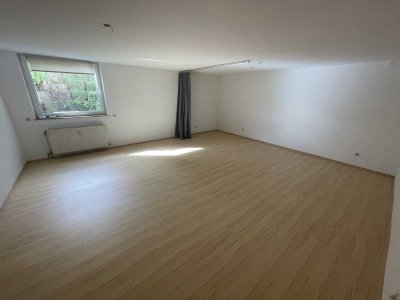 Helle Einzimmerwohnung 46 qm / Stellplatz vorhanden