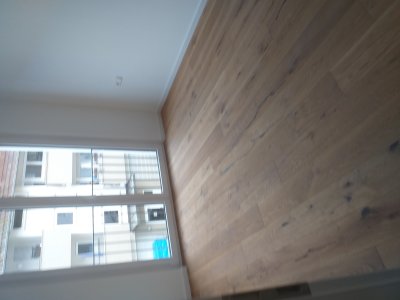 Schöne Wohnung in der 2. Etage zentral