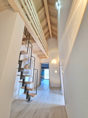 Helle schöne Neubau Wohnung mit 7.5 Zimmer im Passivhaus