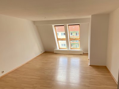 Exklusive und frisch renovierte DG-Wohnung inkl. Gäste WC in MD-Stadtfeld