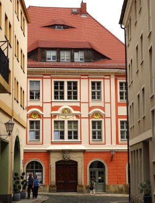 Historische barocke 4-Zimmer-Wohnung mit Balkon nach umfangreicher Modernisierung provisionsfrei zu vermieten