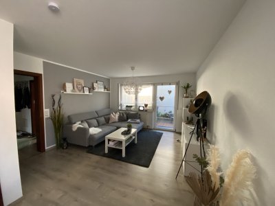 Sanierte 2,5-Zimmer-EG-Wohnung mit Terrasse/Garten und EBK in Kirchheim am Neckar