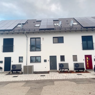 Provisionsfrei ! RH mit großer Wohnfläche /PV und Speicher KfW 40 Förderung