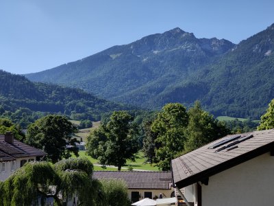 Schöne 2,5-Zimmer-Wohnung mit Bergblick in ruhiger Lage (Privatverkauf)