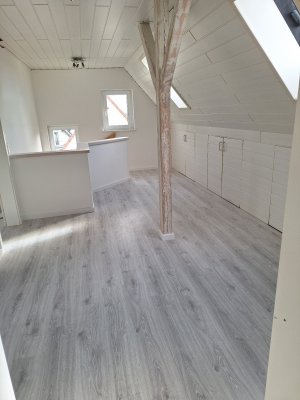 Helle 1,5 Zimmer Einliegerwohnung