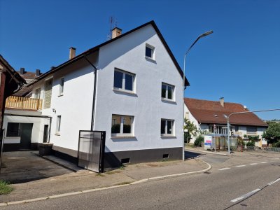 Nahe Karlsruhe! PROVISIONSFREI: Leerstand! Frisch renoviert, 3 Etagenwohnungen im Haus!