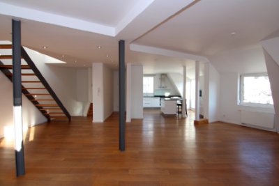 Exklusive 5,5-Raum-Maisonette-Wohnung mit geh. Innenausstattung und Balkon