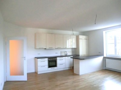 Suche Mitbewohner für wunderschöne 96 m² 3-Zimmerwohnung in Schwabing