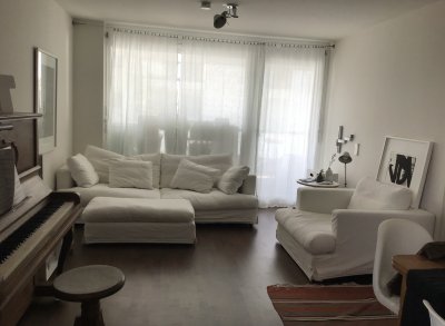 Schönes WG-Zimmer in heller, moderner Wohnung und zentraler Lage