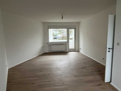 Moderne 3-Zimmer-Wohnung mit Balkon.