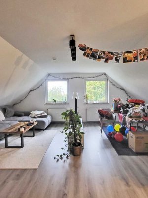 Schöne Dachgeschosswohnung in Schönefeld