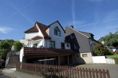 Familienidylle in Blankenstein: Attraktives Einfamilienhaus mit Garten, Balkon und Kamin