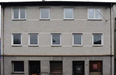 Mehrfamilienhaus mit vier Wohneinheiten, Büro und Gewerbemöglichkeit