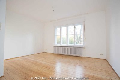 1 Zimmer Apartment im EG mit PKW Stellplatz ; for Singles only