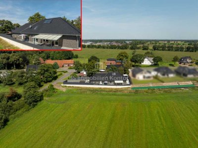 Exklusiver Bungalow mit freien Blick, Pool, D-Garage und vielen Extras