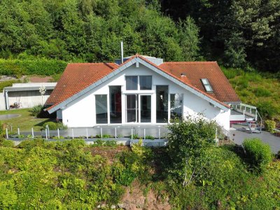 Hochwertiges, einzigartiges Wohnhaus in herrlicher Waldrandlage!