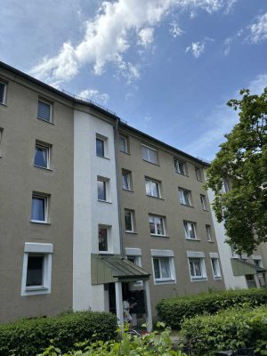 Stilvolle, neuwertige 2-Zimmer-Wohnung mit Balkon und Einbauküche in Unterschleißheim