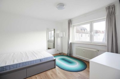 5er WG, Stgt.-West, NEUGRÜNDUNG, schön möblierte WG-Zimmer, SANIERT, Einbauküche