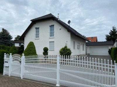 Einfamilienhaus mit Doppelgarage in ruhiger Wohnlage...