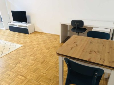 Erstbezug nach Sanierung mit EBK: Exklusive 2-Zimmer-Wohnung mit geh. Innenausstattung