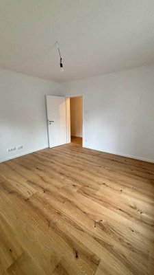 Erstbezug mit Balkon: Stilvolle 4-Zimmer-Wohnung mit lux. Innenausstattung in Offenbach am Main