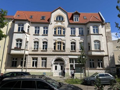 4 Zimmer Perle im Altbau - Ihr kreatives Renovierungsprojekt wartet !