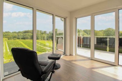 Sofort wohlfühlen: 4-Zi.-Penthouse in Waldrandlage mit einzigartigem Blick