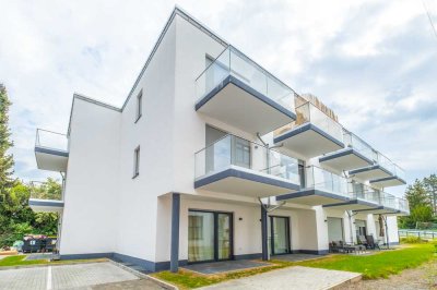 **Direkt neben Nied Bahnhof**  vollmöbliertes 1 Zimmer Apartment mit EBK und Balkon