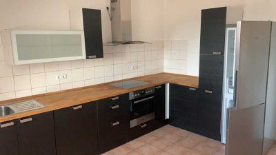 Traumhafte Wohnung mit moderner Einbauküche in zentraler Lage