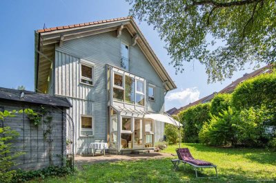 Lichtdurchflutetes REH (Klimaholzhaus) mit Traumgarten am Naturschutzgebiet & Tiefgarage in Penzberg