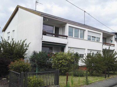 Schöne, ruhige 3 Zimmerwohnung (80qm) mit Balkon in Rheinnähe