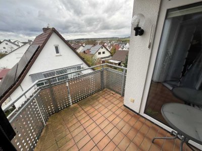 Vollständig renovierte 2-Raum-Wohnung mit Balkon und Einbauküche in Ulm-Einsingen